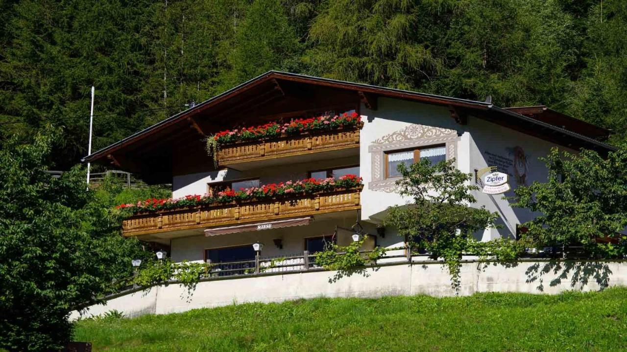 Pension Riese Neustift im Stubaital Esterno foto